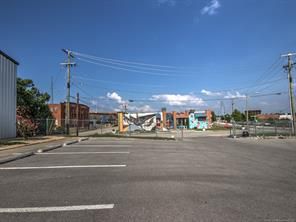10 S Iroquois St, Tulsa, OK 74120